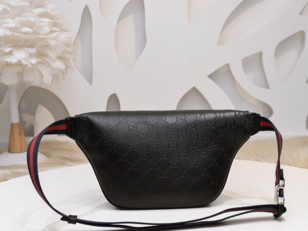 Túi đeo ngang Gucci siêu cấp màu đen hoạ tiết Logo tròn