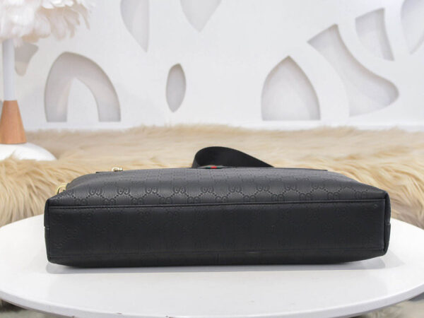 Túi xách nam Gucci siêu cấp màu đen họa tiết ngăn phụ