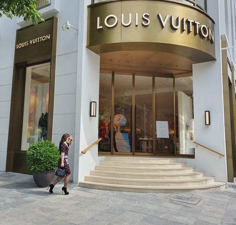 Địa chỉ bán giày nam Louis Vuitton chính hãng Hà Nội
