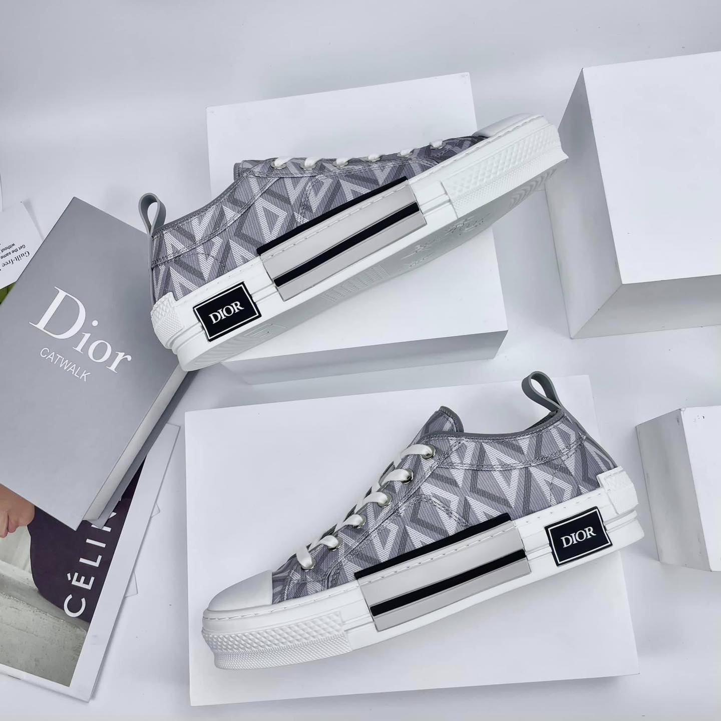 B23 LowTop Sneaker Dior Gray CD Diamond Canvas  DIOR HR
