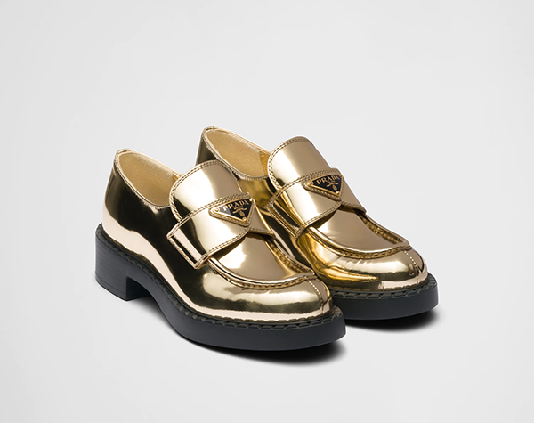 Giày nữ Prada luôn sở hữu thiết kế và chất liệu xứng tầm đẳng cấp