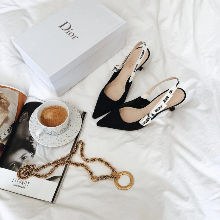 Địa chỉ mua hàng online chính hãng mà bạn nên biết