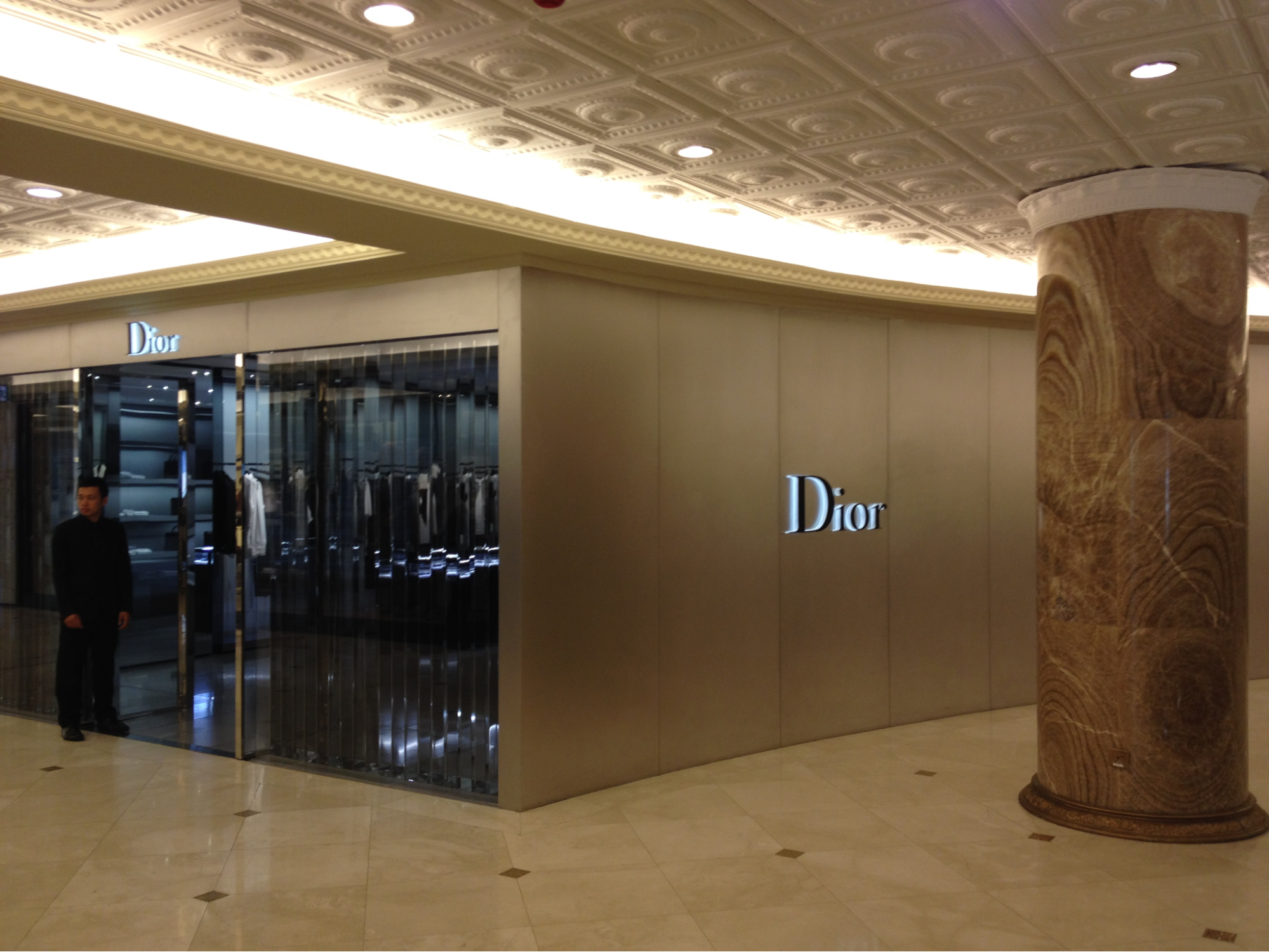 Cửa hàng Dior tại Tràng Tiền Plaza