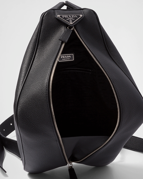 Túi đeo chéo Prada có thể sử dụng với nhiều mục đích khác nhau 