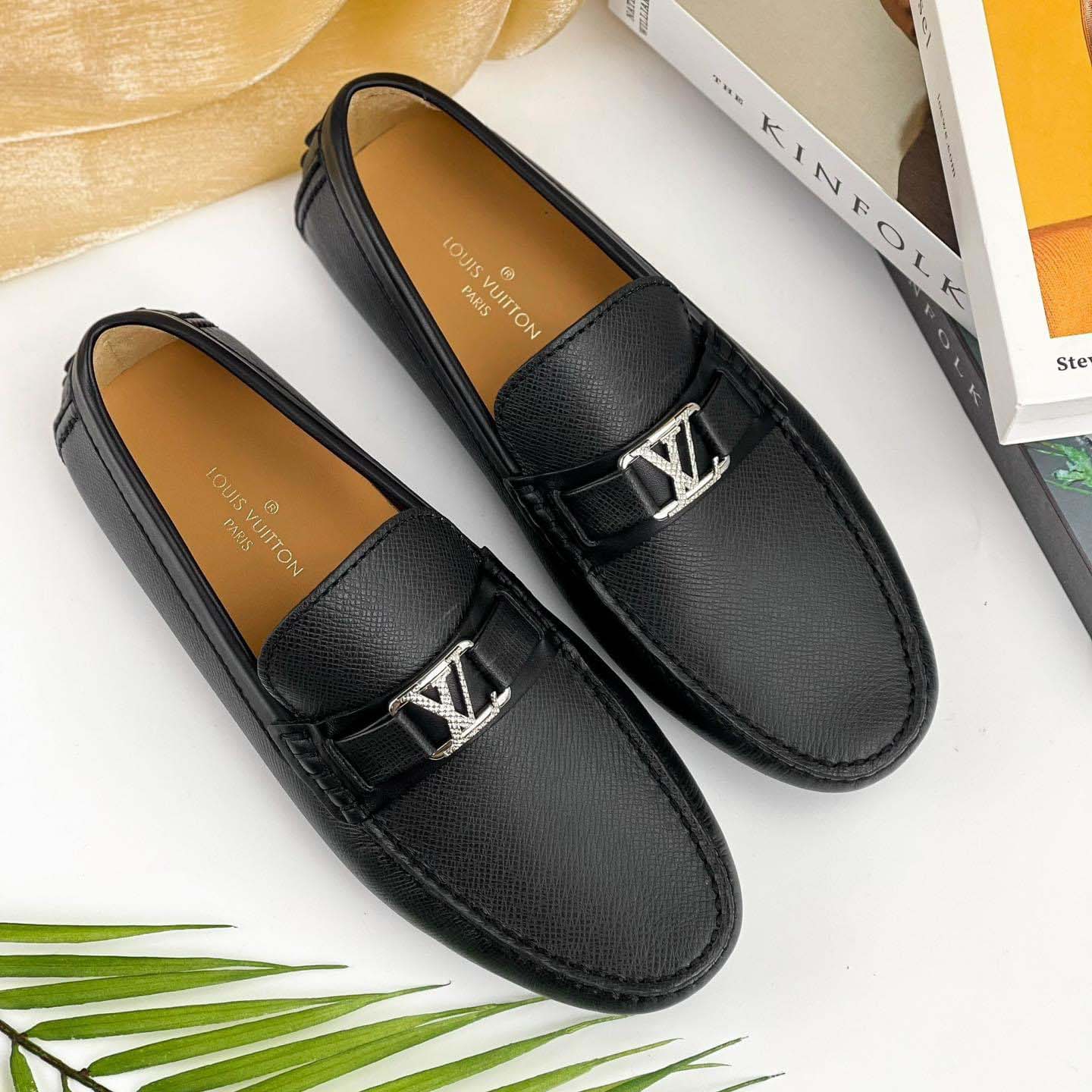 Giày Louis Vuitton Hockenheim Black Epi Leather Moccasin  GUVIP  GU Hàng  Hiệu của người Việt