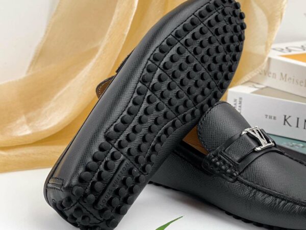Giày lười Louis Vuitton like au Hockenheim Moccasin da taiga màu đen