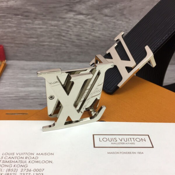Thắt lưng Louis Vuitton like au da epi khóa logo màu trắng