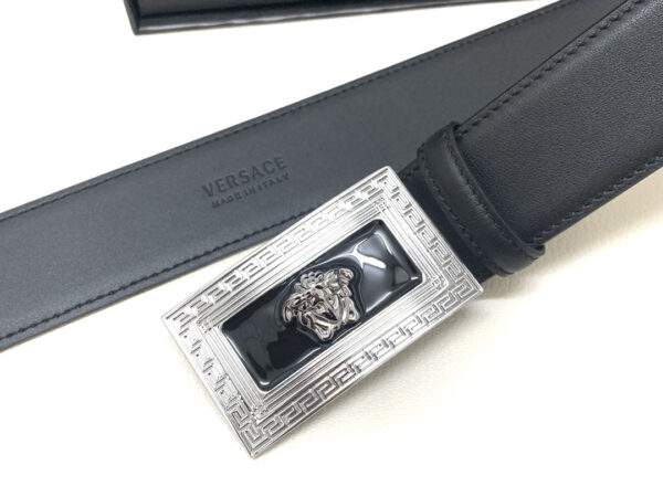 Thắt lưng Versace siêu cấp họa tiết viền hoa văn khóa vuông màu trắng