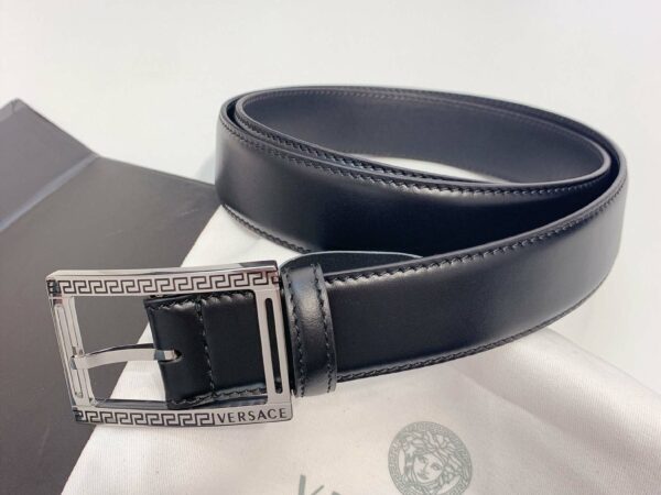 Thắt lưng Versace siêu cấp khóa kim viền hoa văn màu trắng