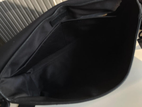 Túi đeo Louis Vuitton like au Aerogram Messenger Bag Black