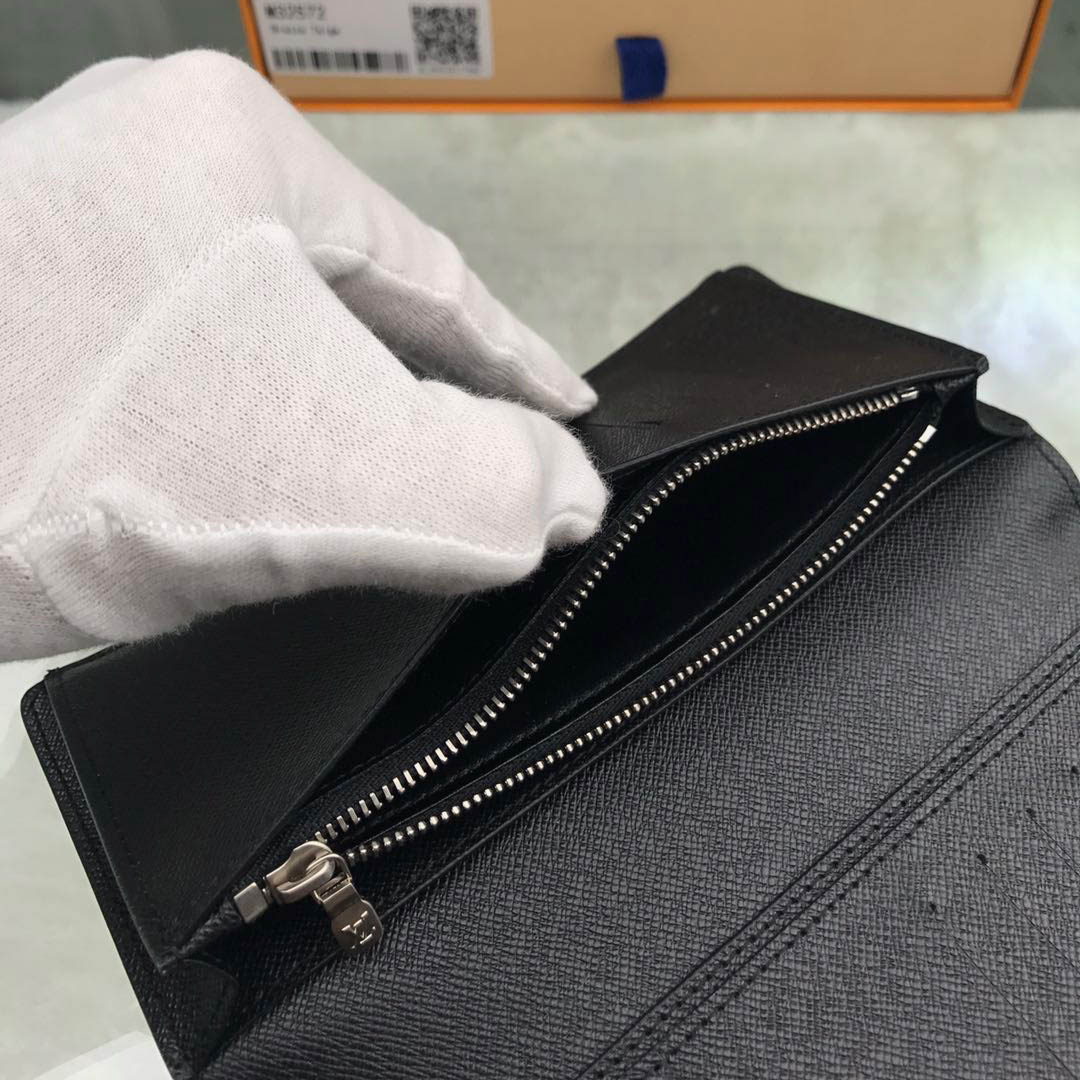 Ví dài Louis Vuitton like au Brazza Wallet Taiga Leather Black