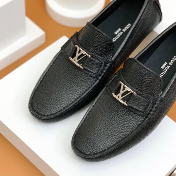 Giày lười Louis Vuitton siêu cấp da nhăn khóa logo nhỏ