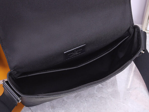 Túi đeo chéo Louis Vuitton siêu cấp caro dập chìm