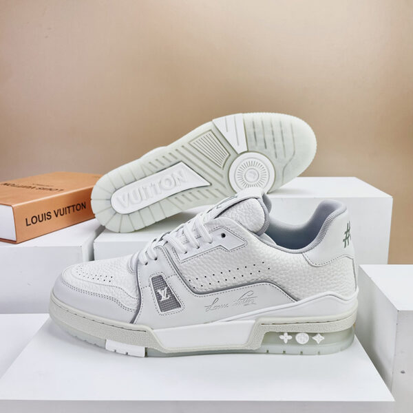 Giày Louis Vuitton Trainer White Signature Like Auth
