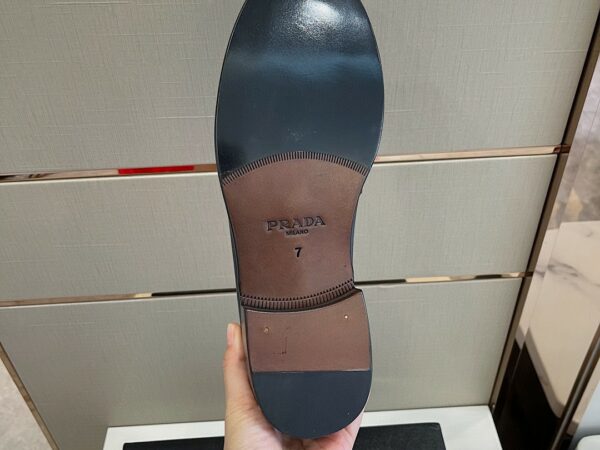 Giày lười Prada Brushed Leather Loafers siêu cấp da taiga màu xanh