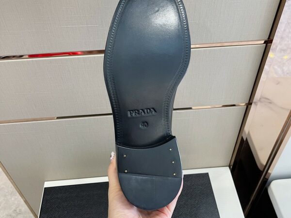 Giày lười Prada Chocolate Brushed Leather Loafers siêu cấp da bóng
