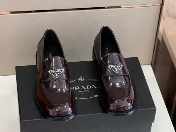 Giày lười Prada Chocolate Brushed Leather Loaferssiêu cấp màu nâu