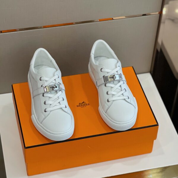 Giày thể thao Hermes like au Day Sneaker khóa móc tròn màu trắng