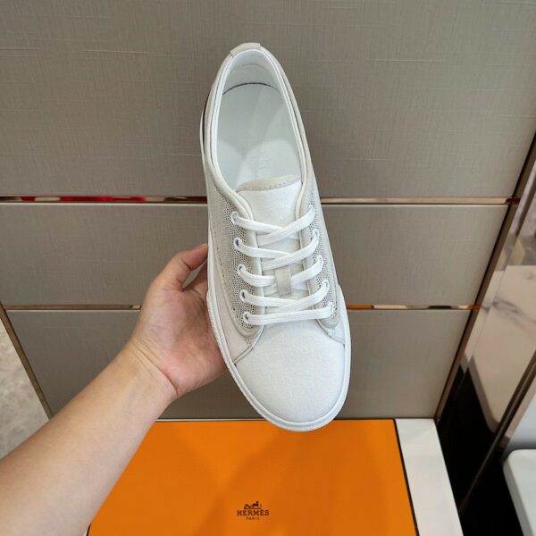 Giày thể thao Hermes like au Envy Sneaker trắng gót đen