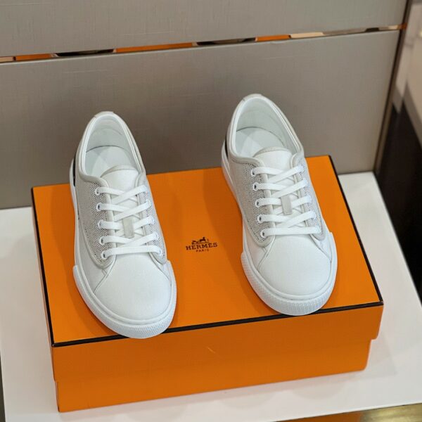 Giày thể thao Hermes like au Envy Sneaker trắng gót đen