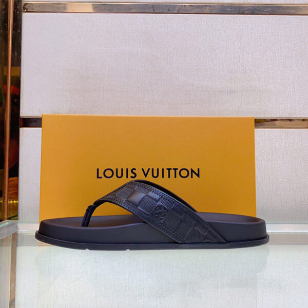 Dép kẹp Louis Vuitton siêu cấp họa tiết caro chìm